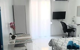 Luxury Apartment Near Metro By Hospitality Gr